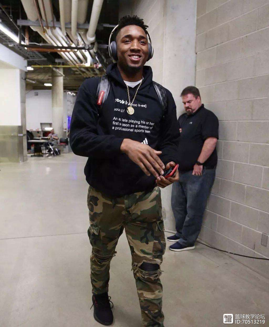 关于希腊男篮逆转凯尔特人，萨姆·米切尔打破历史纪录的信息